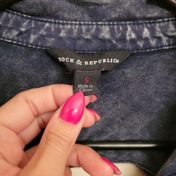 Rock & Republic Top - Picture 5 of 5